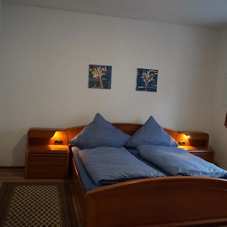 Rosen Und Rosse Appartement Zweibrücken Buitenkant foto