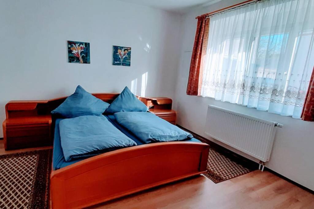 Rosen Und Rosse Appartement Zweibrücken Buitenkant foto