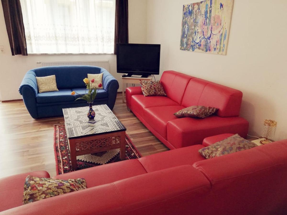 Rosen Und Rosse Appartement Zweibrücken Buitenkant foto