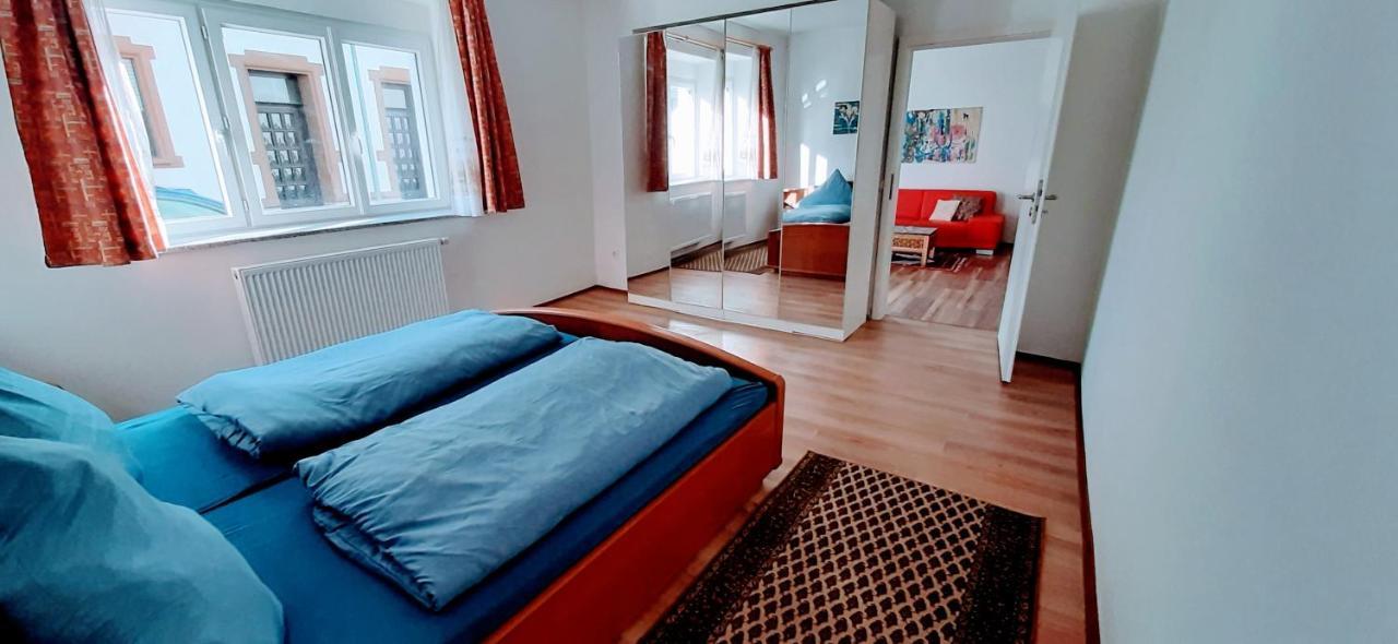 Rosen Und Rosse Appartement Zweibrücken Buitenkant foto